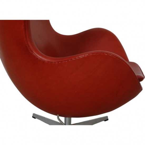 Arne Jacobsen Egg chair with stool in indian red anilin leather