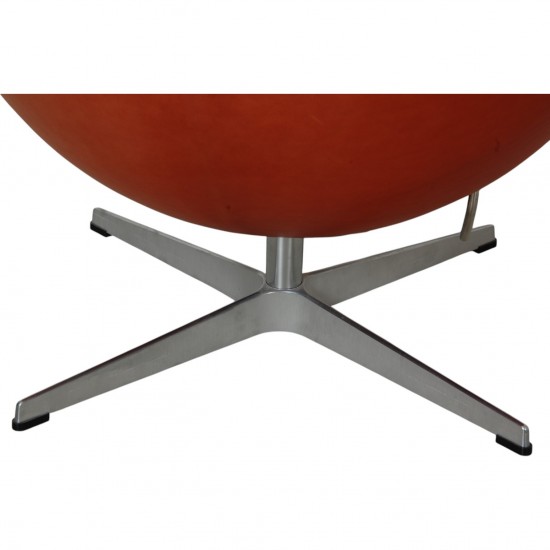 Arne Jacobsen Egg chair with stool in indian red anilin leather