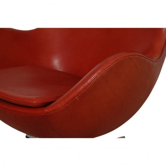 Arne Jacobsen Egg chair with stool in indian red anilin leather