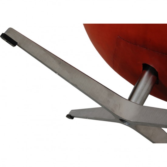 Arne Jacobsen Egg chair with stool in indian red anilin leather