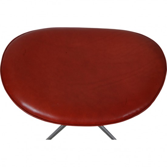 Arne Jacobsen Egg chair with stool in indian red anilin leather