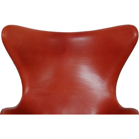 Arne Jacobsen Egg chair with stool in indian red anilin leather