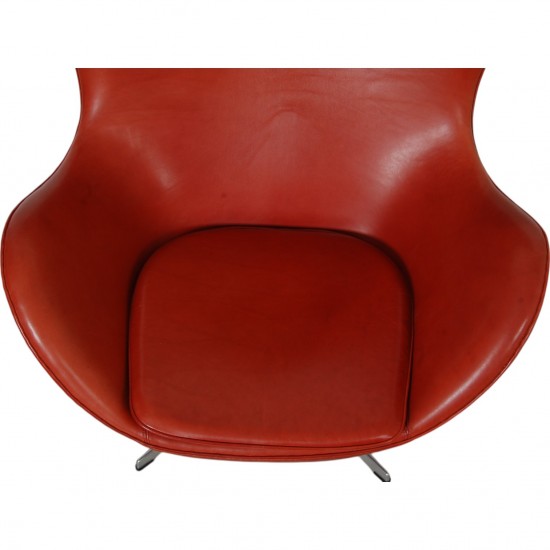 Arne Jacobsen Egg chair with stool in indian red anilin leather