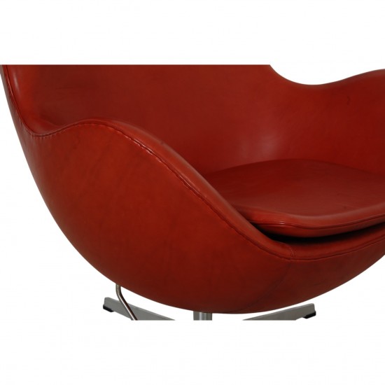 Arne Jacobsen Egg chair with stool in indian red anilin leather
