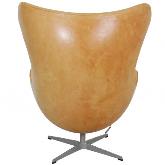 Arne Jacobsen Ægget stol i patineret natur læder