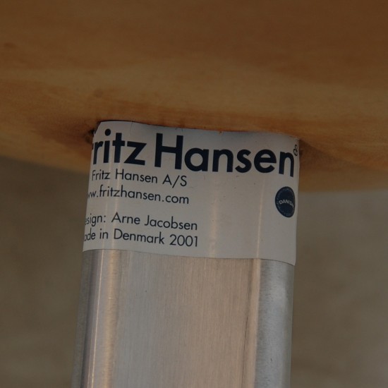 Arne Jacobsen Ægget fodskammel i patineret natur læder