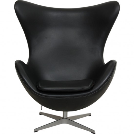 Arne Jacobsen Ægget stol i sort Aura læder