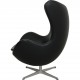 Arne Jacobsen Ægget stol i sort Aura læder