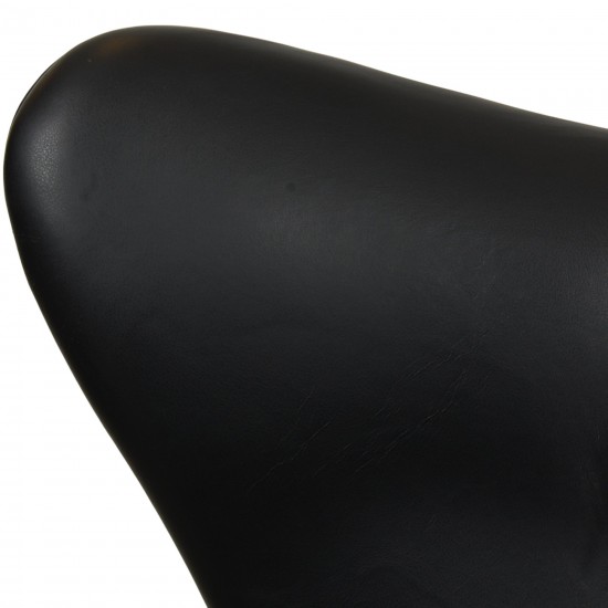 Arne Jacobsen Egg chair in patinated black leather