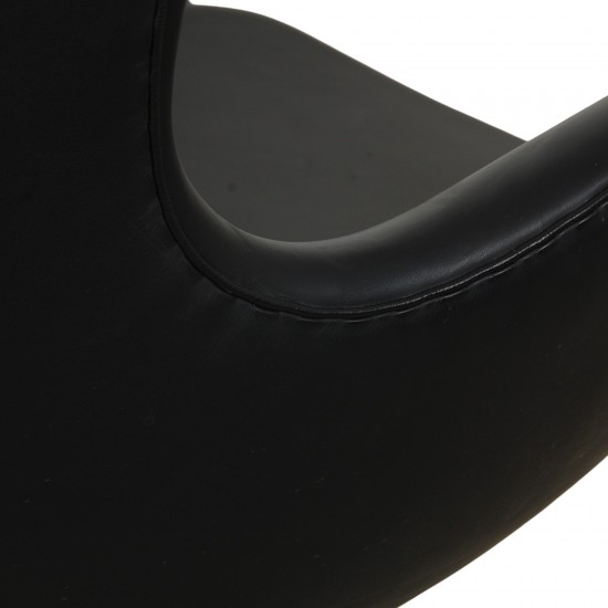 Arne Jacobsen Egg chair in patinated black leather