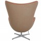 Arne Jacobsen Ægget stol i beige stof