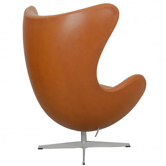 Arne Jacobsen Ægget stol i valnød Grace læder