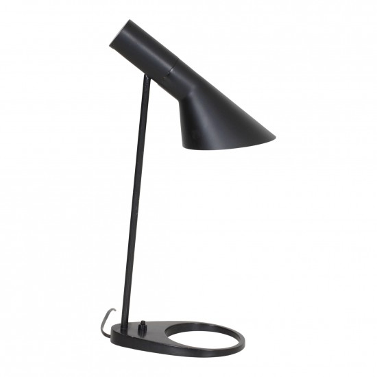 Arne Jacobsen Bordlampe udført i sort stål