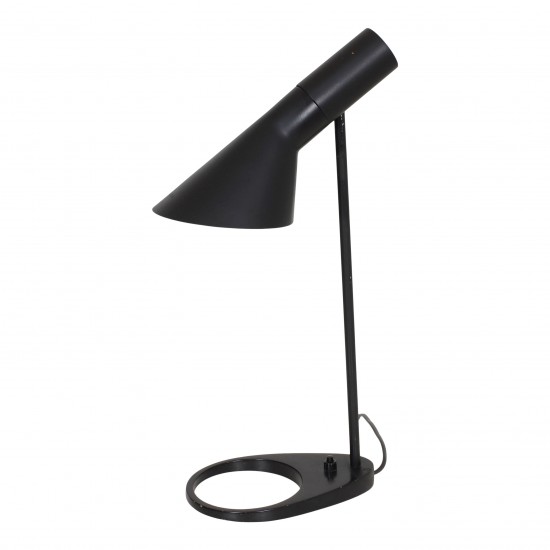 Arne Jacobsen Bordlampe udført i sort stål