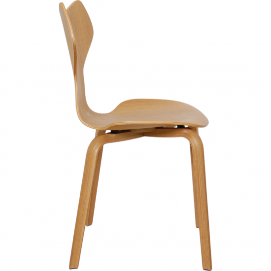 Arne Jacobsen Grandprix stol af eg