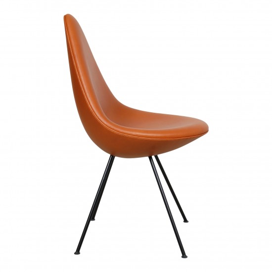 Arne Jacobsen Drop black lacquered chair in walnut aniline