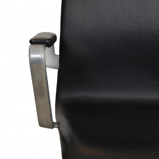 Arne Jacobsen Tall oxford office chair in black leather