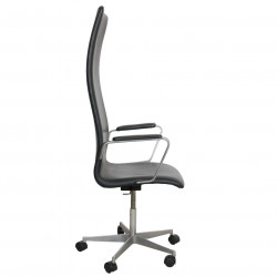 Arne Jacobsen Tall oxford office chair in black leather