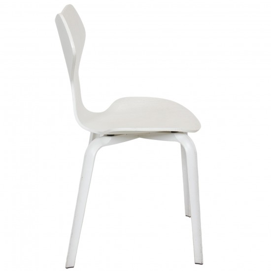 Sæt med 3 hvide Arne Jacobsen Grandprix stole