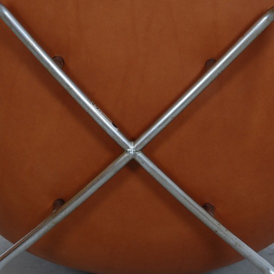 Arne Jacobsen Pot chair in cognac anilin leather