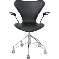 Arne Jacobsen 3217 office chair in black essential leather