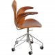 Arne Jacobsen Lilje kontorstol i patineret cognac læder