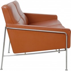 Arne Jacobsen 3303 2-personers sofa i cognac læder