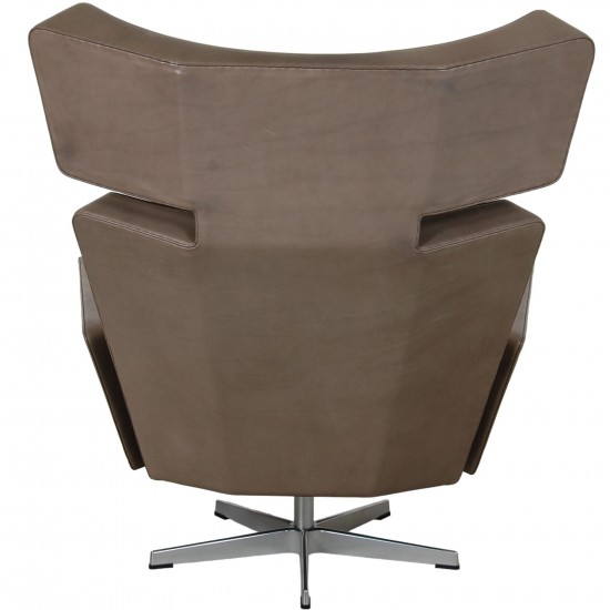 Arne Jacobsen Oksen lounge chair with footstool