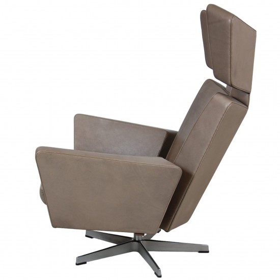 Arne Jacobsen Oksen lounge chair with footstool