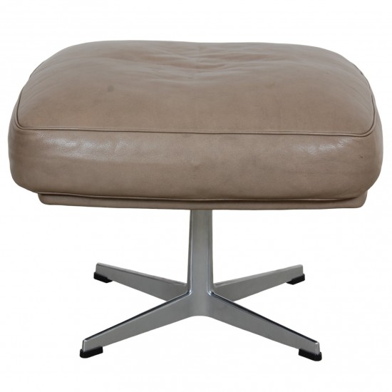 Arne Jacobsen Oksen lounge chair with footstool