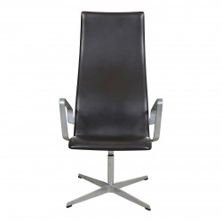 Arne Jacobsen Oxford Armchair with original brown leather Arne Jacobsen Oxford Armchair with original brown leather