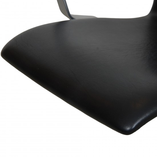 Arne Jacobsen Midle heigh Oxford chair in black leather