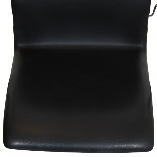 Arne Jacobsen Midle heigh Oxford chair in black leather