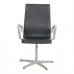 Arne Jacobsen Oxford stol med mellemhøj ryg i sort læder Arne Jacobsen Oxford stol med mellemhøj ryg i sort læder