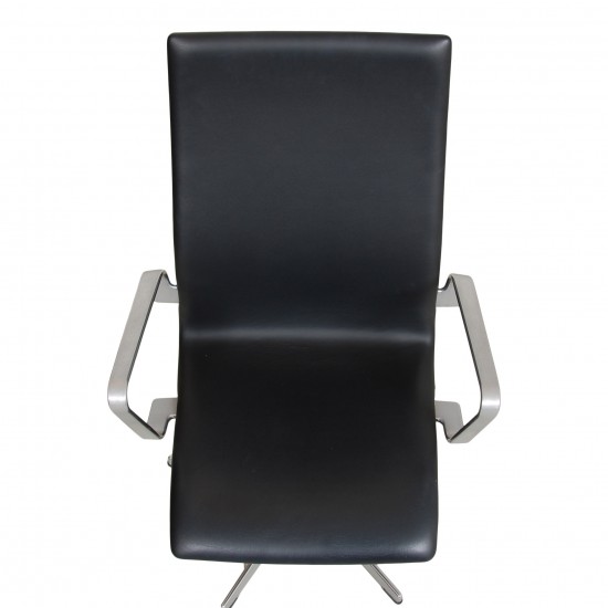 Arne Jacobsen Oxford chair with medium high back and black leather