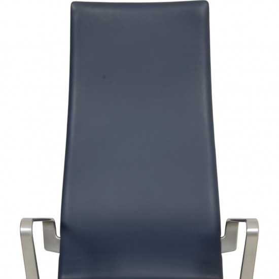 Arne Jacobsen Højrygget Oxford stol i blåt essential læder