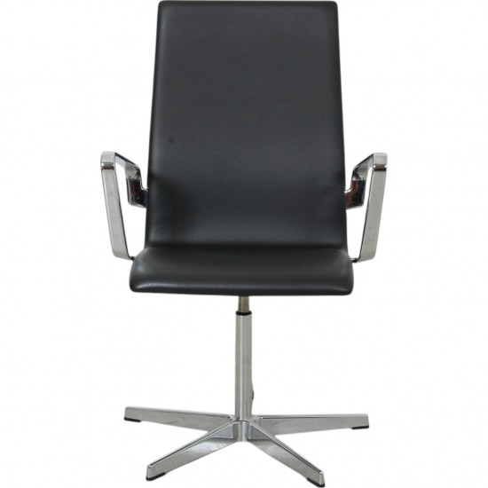 Arne Jacobsen 3273 Oxford stol i sort Aura læder