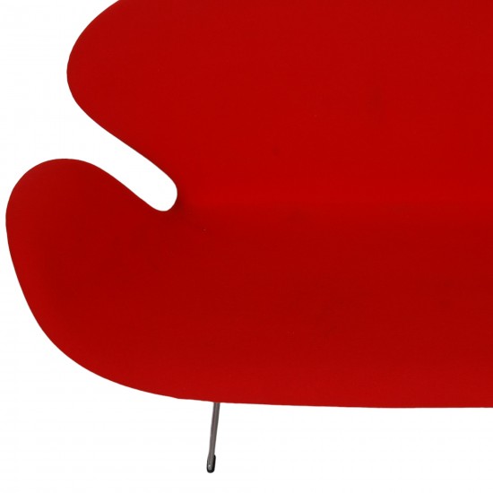 Arne Jacobsen Svane sofa i rødt stof