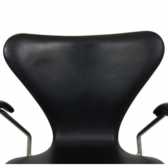 Sæt af 6 Arne Jacobsen Syver armstole i sort læder