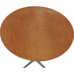 Arne Jacobsen circular coffee table of teak Ø: 60 Cm