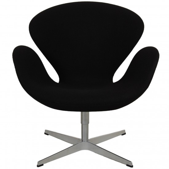 Arne Jacobsen Swan chair in black hallingdal fabric