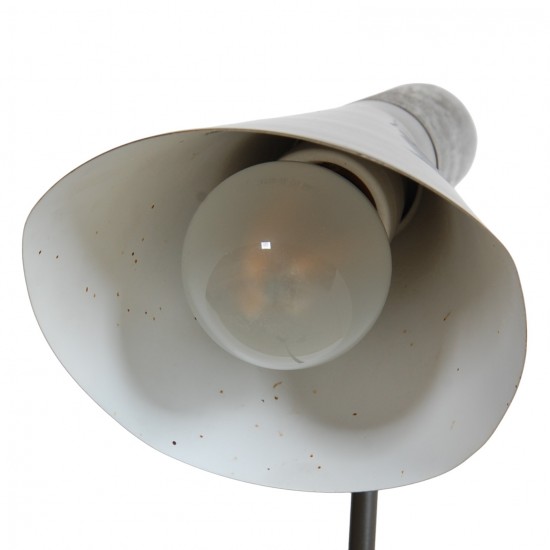 Arne Jacobsen Grå gulvlampe