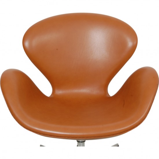 Arne Jacobsen Svane stol i cognac Classic læder med vip