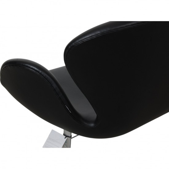 Arne Jacobsen Svane sofa i sort Essential læder