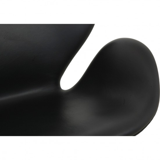 Arne Jacobsen Svane sofa i sort Essential læder