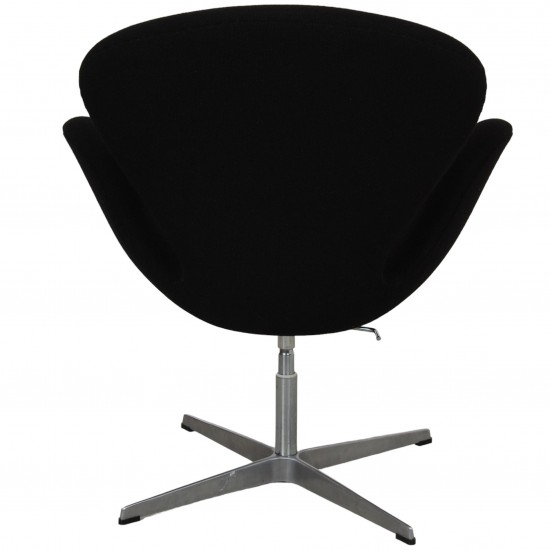 Arne Jacobsen Swan chair in black Hallingdal fabric with height adjustment