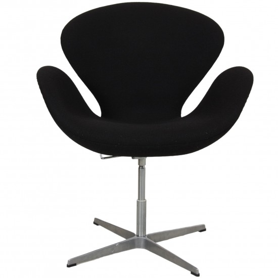 Arne Jacobsen Swan chair in black Hallingdal fabric with height adjustment