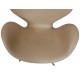 Arne Jacobsen Svane stol i beige Essential læder