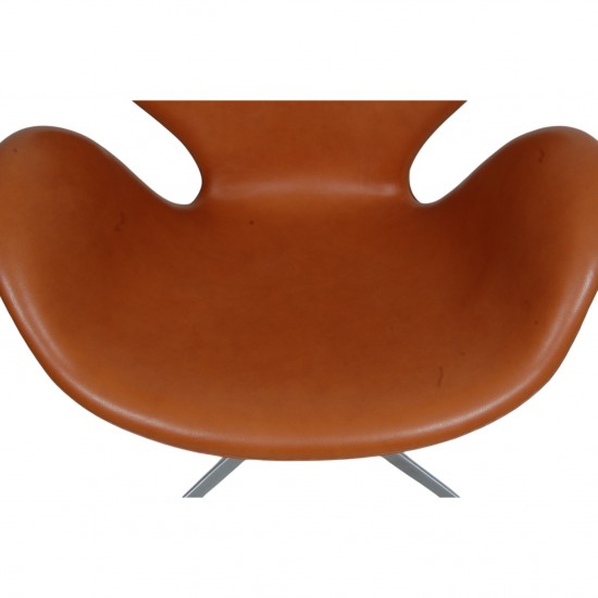 Arne Jacobsen Vintage lav Svane stol betrukket med cognac classic læder
