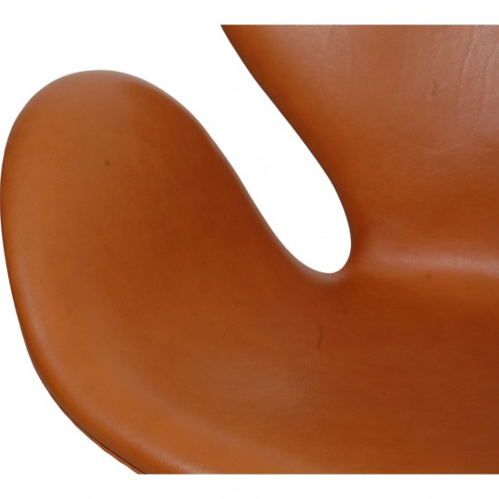 Arne Jacobsen Vintage lav Svane stol betrukket med cognac classic læder
